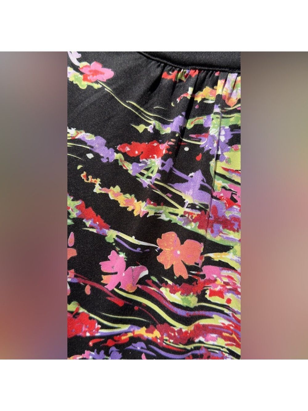 •Women's Multicolor Sleeveless Blouse - Picture 8 of 11